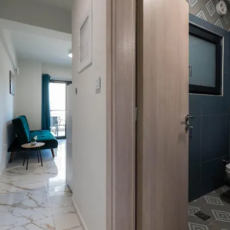 Pomegranate Апарт-отель Каламата