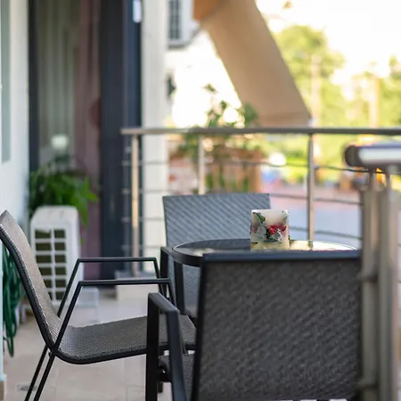 Pomegranate Апарт-отель