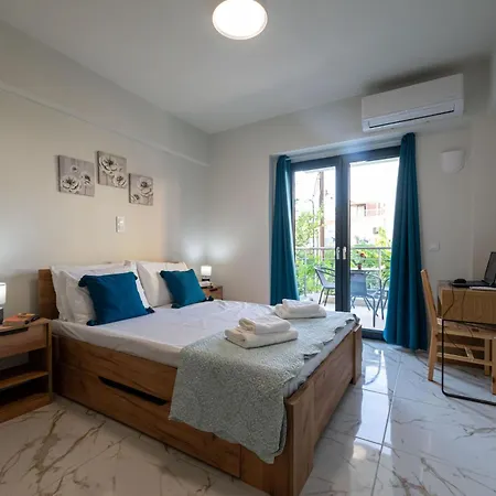 Pomegranate Апарт-отель Каламата