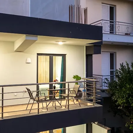 Aparthotel Pomegranate 3*