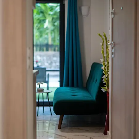 Pomegranate Aparthotel 3*