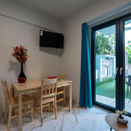 Pomegranate Aparthotel 3*